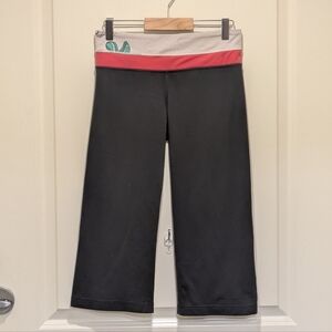 GUC Y2K Lululemon 4 Knee Length Floral Waistband Grey Yoga Pants